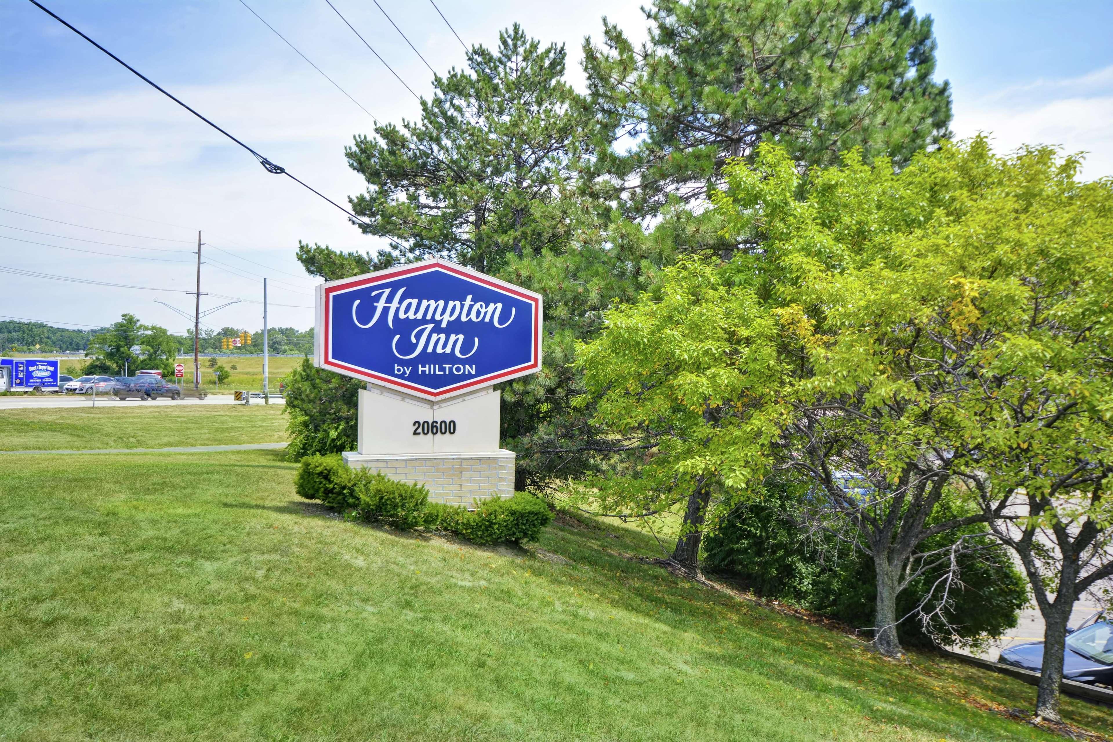 Hampton Inn Detroit Northville Exterior photo